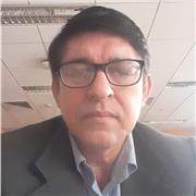 A todos quienes deseen reforzar los conocimientos de las estadísticas o conocer el uso de SPSS